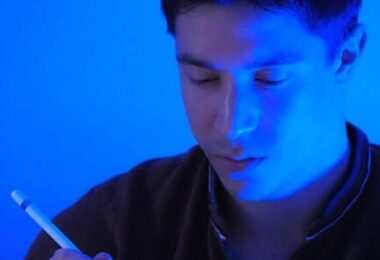 Does the Blue Light in Your Phone Actually Hurt Your Eyes